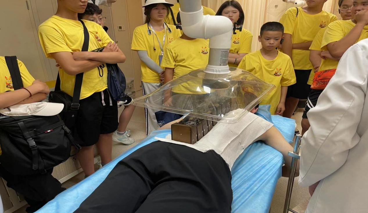 036.【Day4】參觀浙江中醫(yī)藥大學(xué)附屬省立同德醫(yī)院體驗(yàn)中醫(yī)中藥魅力-觀摩鋪灸